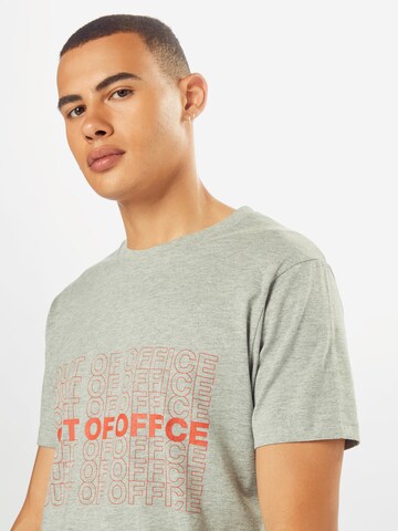 Mister Tee Shirt in Grau