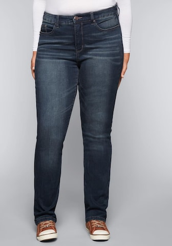 SHEEGO Slimfit Jeans in Blau: Vorderseite