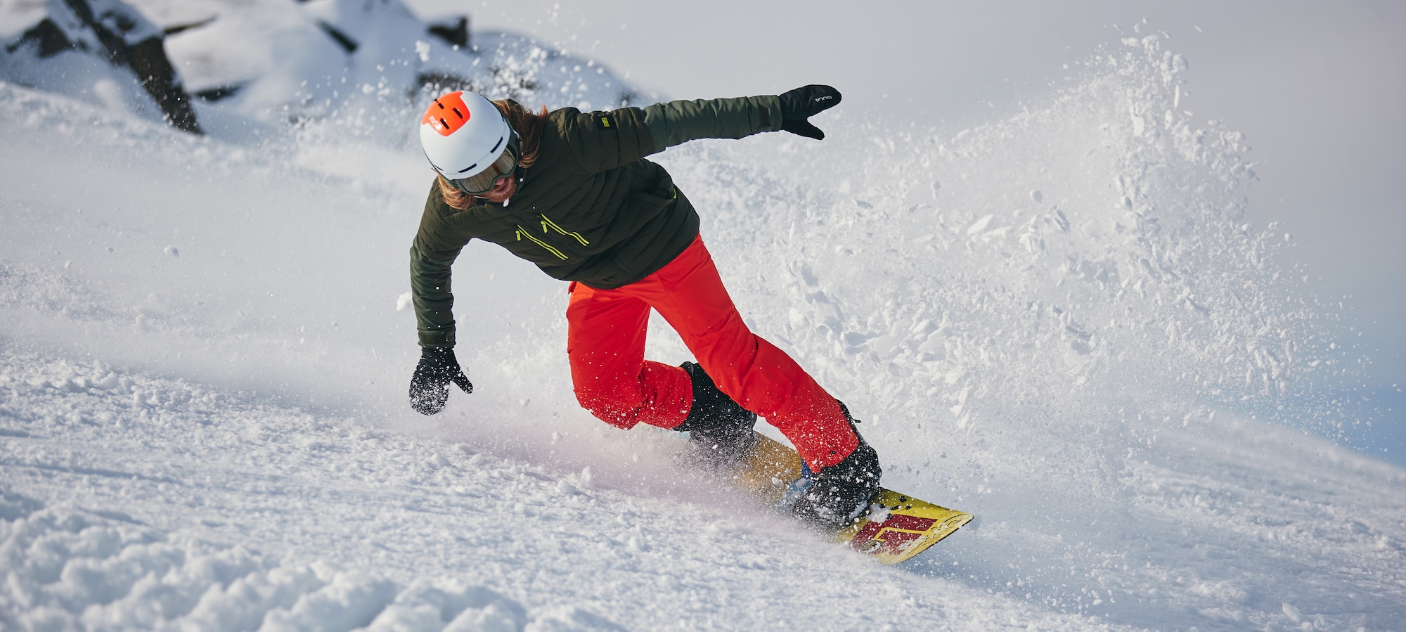 Veliko svetlih barv Trendovski snowboard kosi