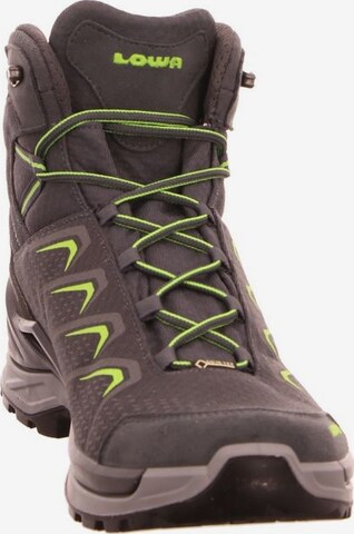 LOWA Outdoorschuhe in Grau