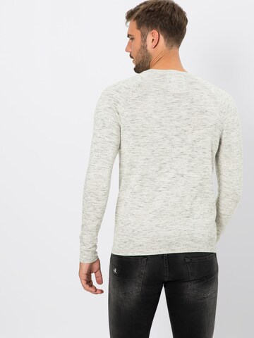 Pull-over 'Orange Label' Superdry en gris : derrière