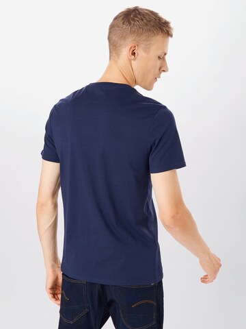 GUESS Regular Fit T-Shirt in Blau