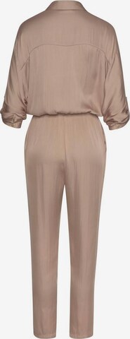 Tuta jumpsuit di LASCANA in beige