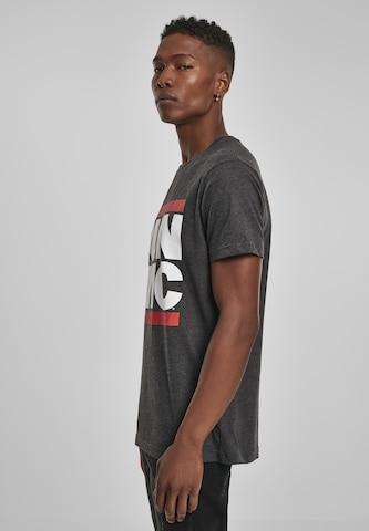 Mister Tee Футболка 'Run DMC' в Серый