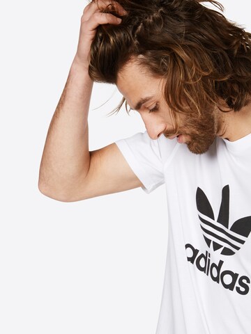 ADIDAS ORIGINALS T-Shirt in Weiß