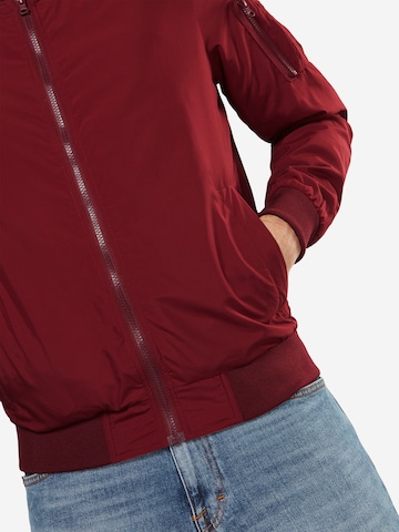 Veste mi-saison Urban Classics en rouge