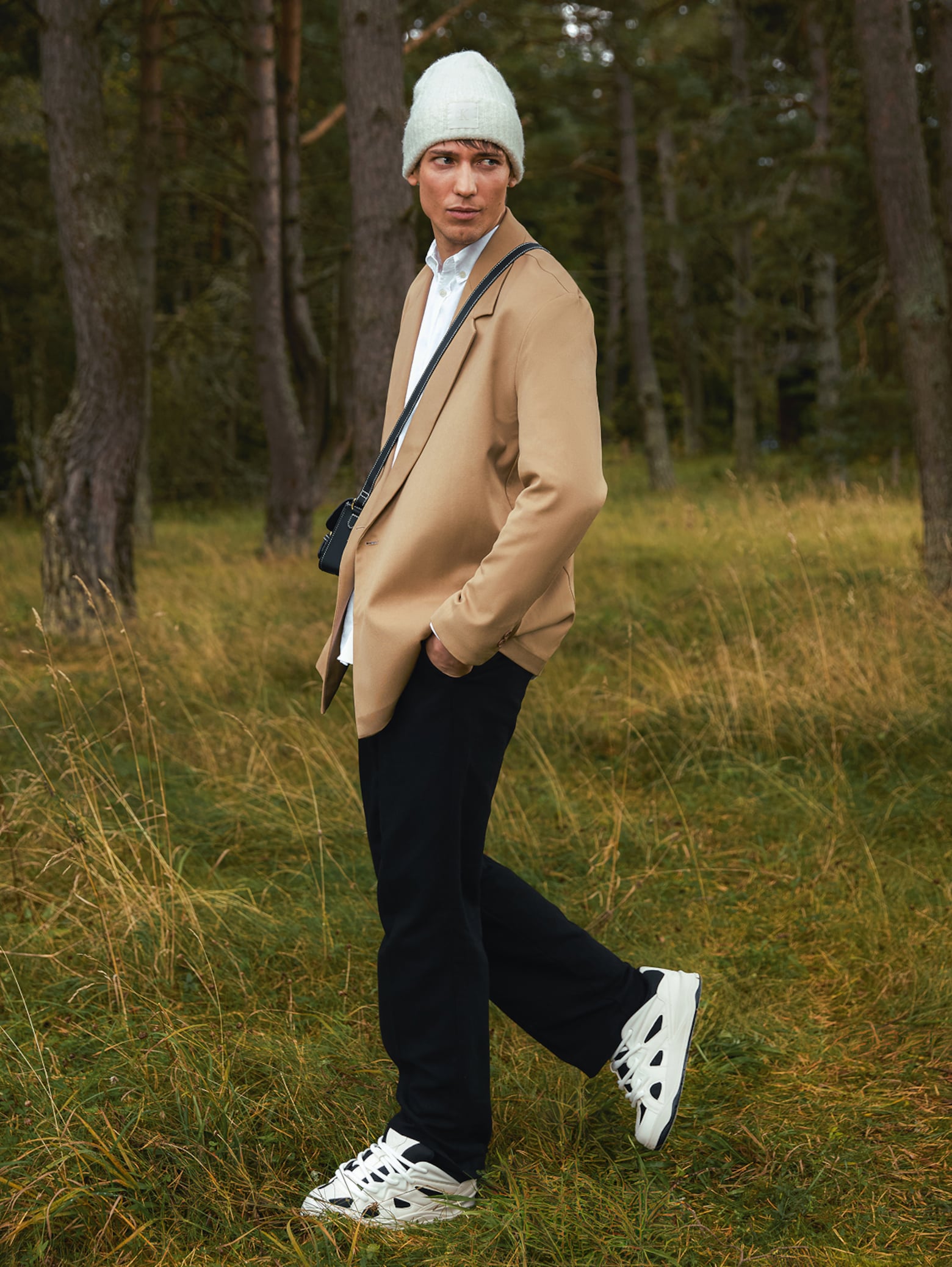 Christopher - Casual Blazer And Bag Look