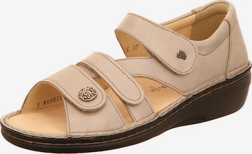 Finn Comfort Sandals in Beige: front