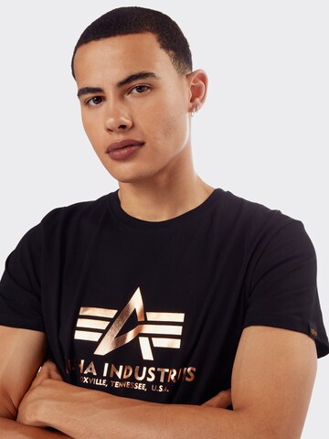 ALPHA INDUSTRIES Regular Fit T-Shirt in Schwarz