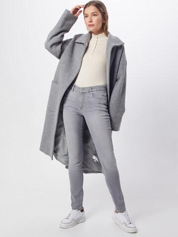 s.Oliver Skinny Jeans 'Izabeli' i grå