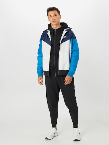 Regular fit Giacca di felpa di Nike Sportswear in nero