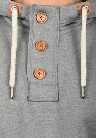 !Solid - Sweatshirt 'TripStrip' em cinzento