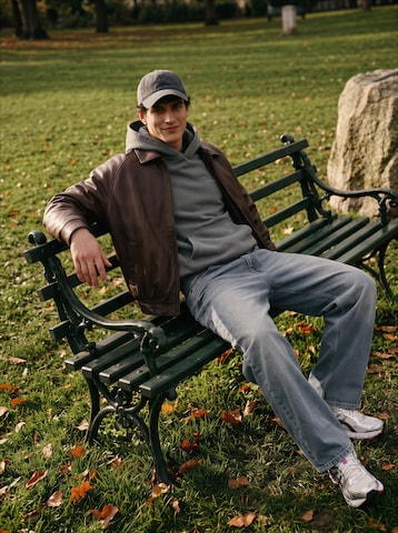 Layered Leather Casual Look