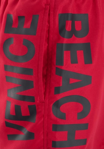 VENICE BEACH Badeshorts in Rot