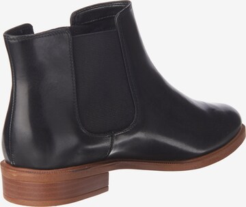 CLARKS Chelsea Boots in Black