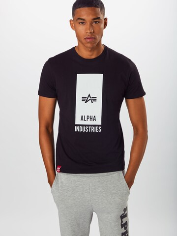 ALPHA INDUSTRIES Regular fit Póló - fekete: elől