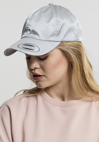 Casquette Flexfit en argent : devant