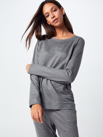 CALIDA Schlafshirt 'Essentials' in Grau: Vorderseite