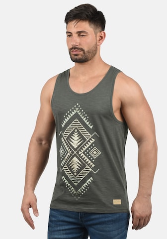 T-Shirt 'Isaak' !Solid en gris : devant