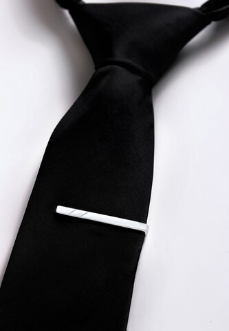 KUZZOI Tie pin in Silver: front