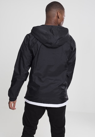 Urban Classics - Casaco meia-estação 'Windbreaker' em preto