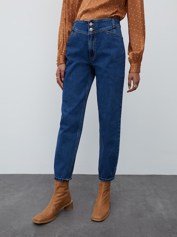 EDITED Regular Jeans 'Asta' in Blauw: voorkant