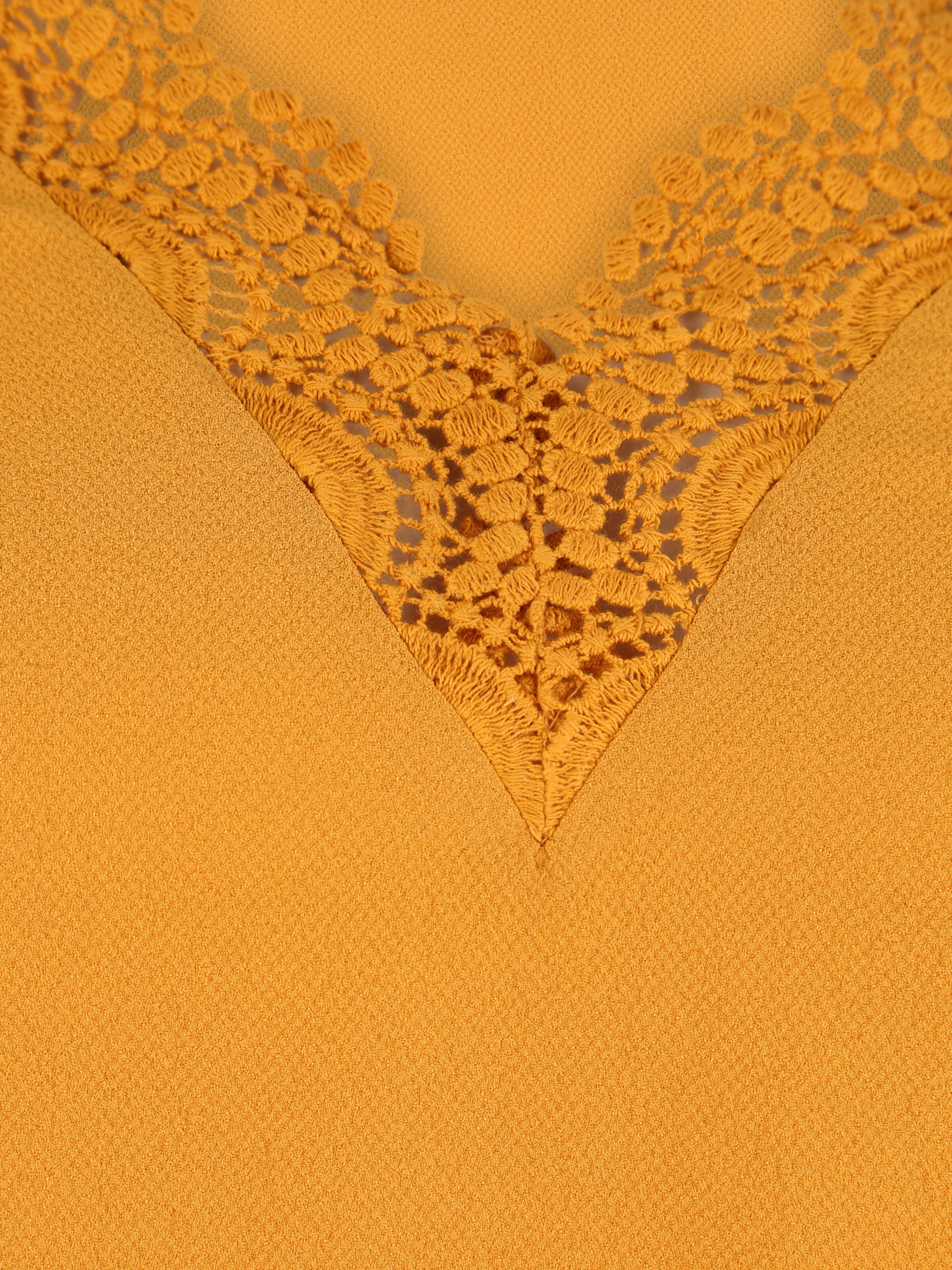 ABOUT YOU Curvy Majica 'Inken' | rumena barva