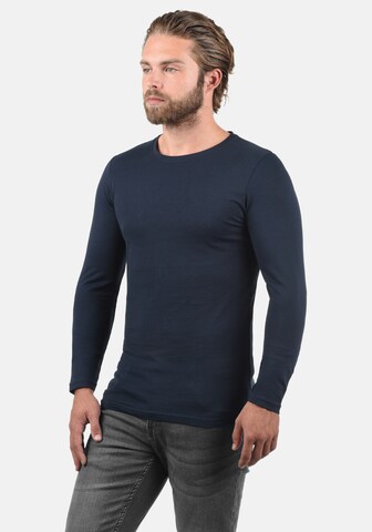 !Solid Rundhalsshirt in Blau: predná strana