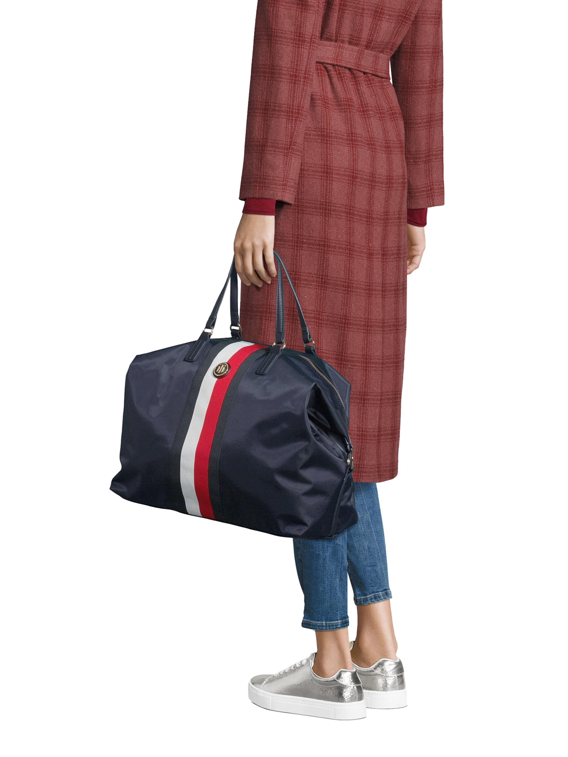 tommy hilfiger weekender bag