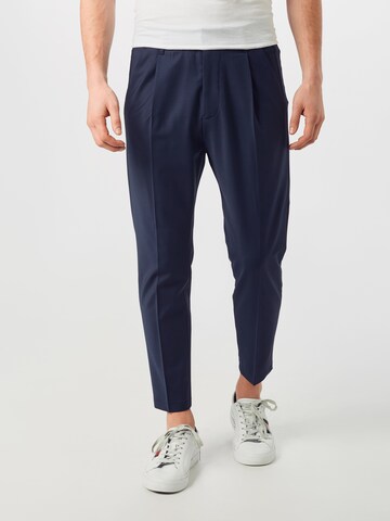 DRYKORN Regular Pleat-Front Pants 'Chasy' in Blue: front