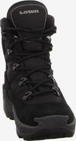 LOWA Snow Boots in Black