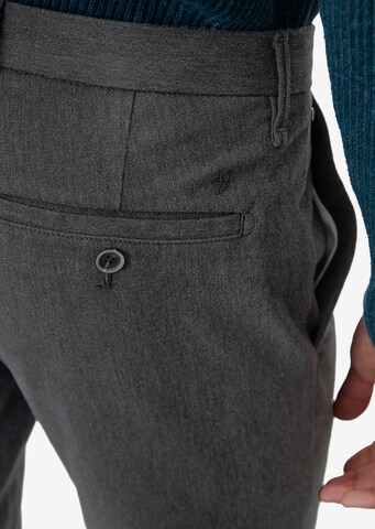 Marc O'Polo Tapered Chinohose in Grau