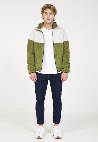 PLUS EIGHTEEN Between-Season Jacket in Green