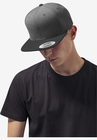 Cappello da baseball di Flexfit in grigio: frontale