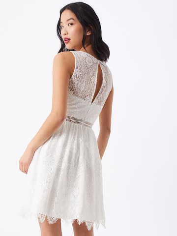 Robe de cocktail Laona en blanc