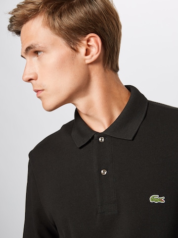 Tricou de la LACOSTE pe negru