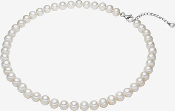 Valero Pearls Necklace in White: front