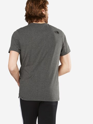 Coupe regular T-Shirt THE NORTH FACE en gris : derrière