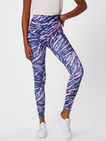Urban Classics Skinny Leggings in Blue: front