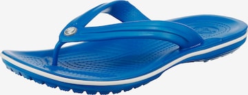 Crocs Zehentrenner in Blau: front
