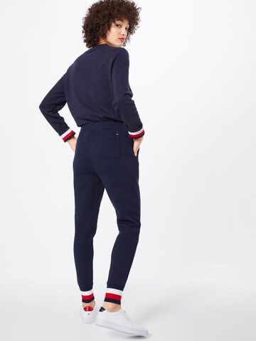 mėlyna TOMMY HILFIGER Siaurėjantis Kelnės 'Heritage': galas