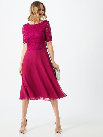 Vera Mont فستان للمناسبات بلون زهري