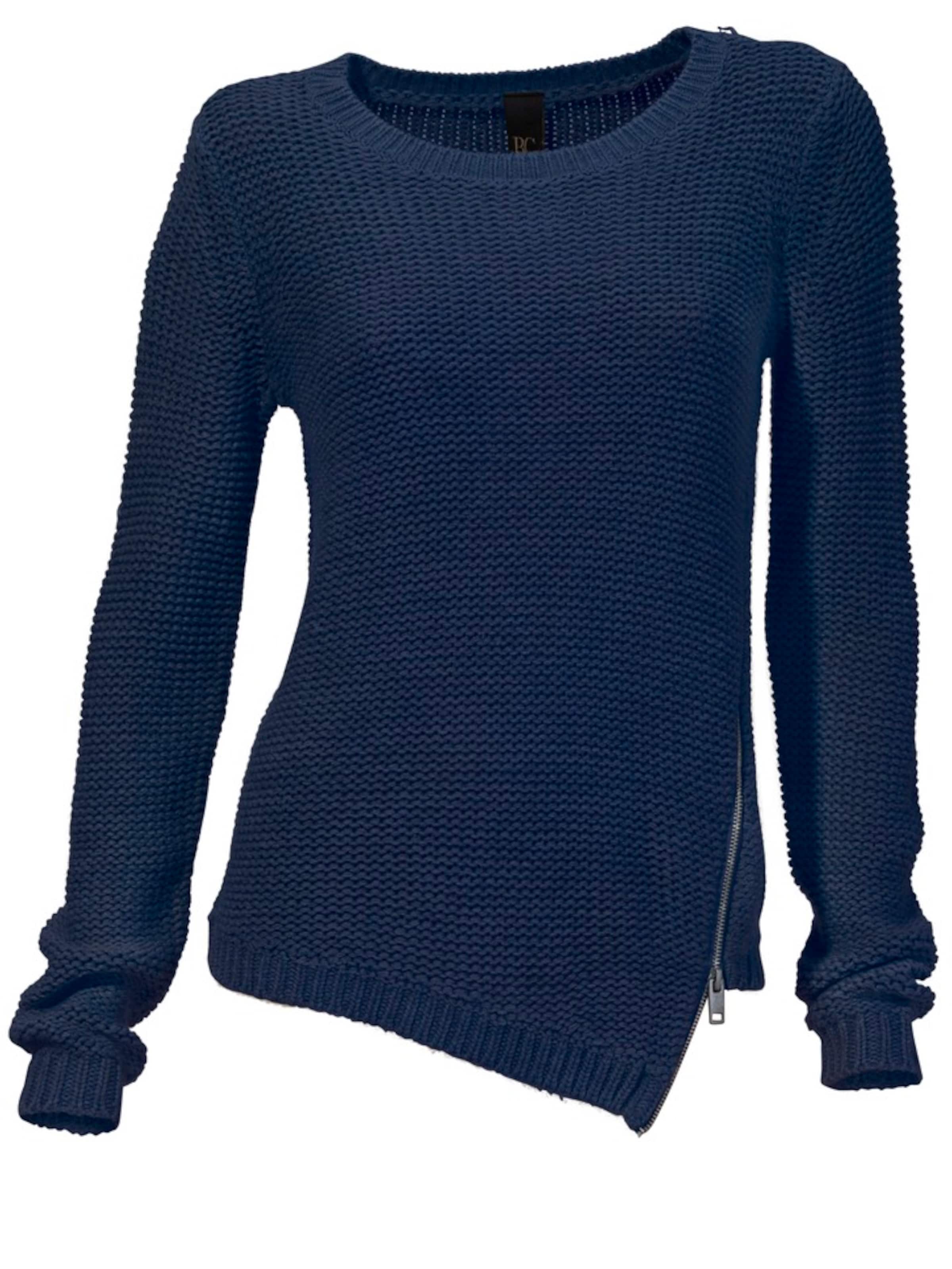 Pulover de la heine pe albastru: față