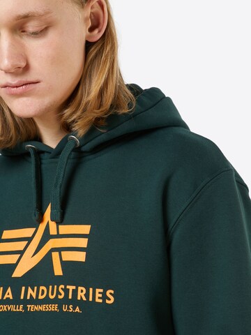 ALPHA INDUSTRIES Sweatshirt in Groen