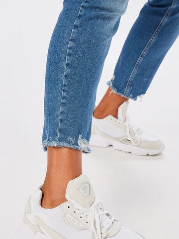 Regular Jean 'CARTARA' ONLY Carmakoma en bleu