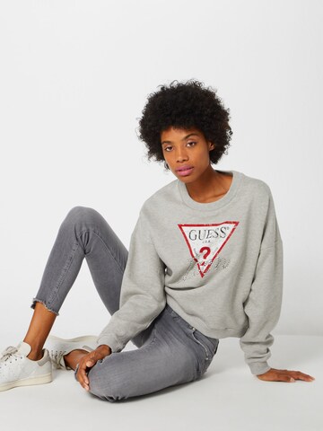 GUESS Sweatshirt in Grau