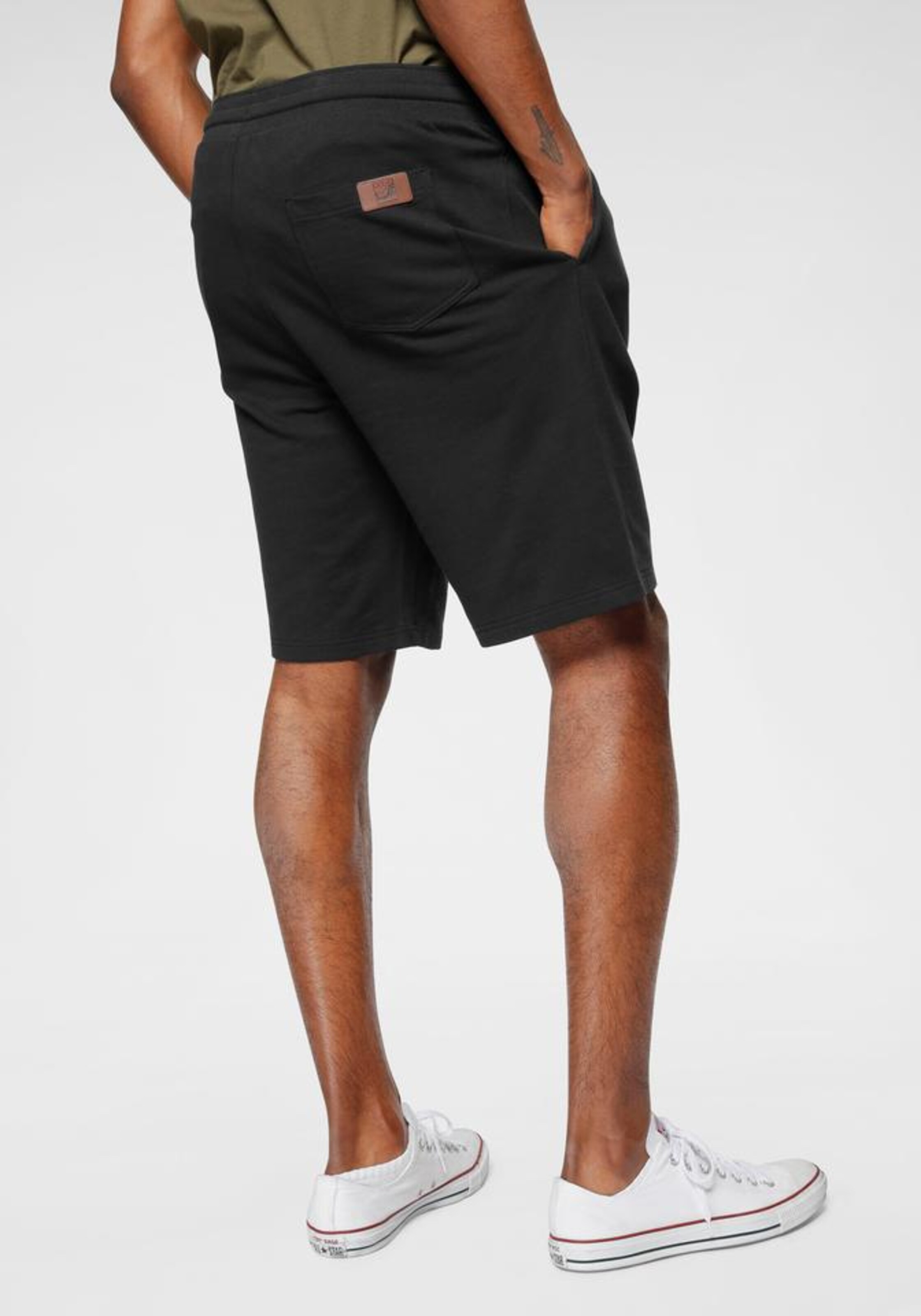 OCEAN SPORTSWEAR Regular Workout Pants in Black