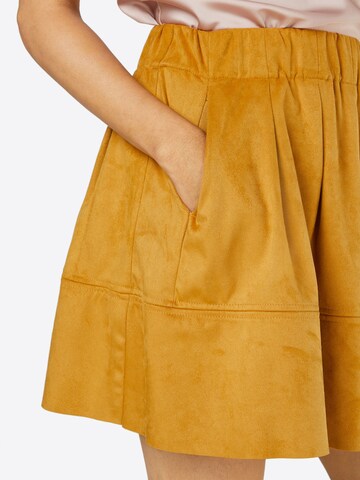 Gonna 'Kia' di minimum in giallo