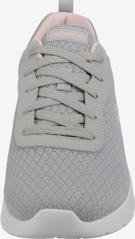 Baskets basses 'Dynamight' SKECHERS en gris