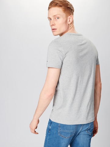 TOMMY HILFIGER Regularny krój Koszulka w kolorze szary: tył